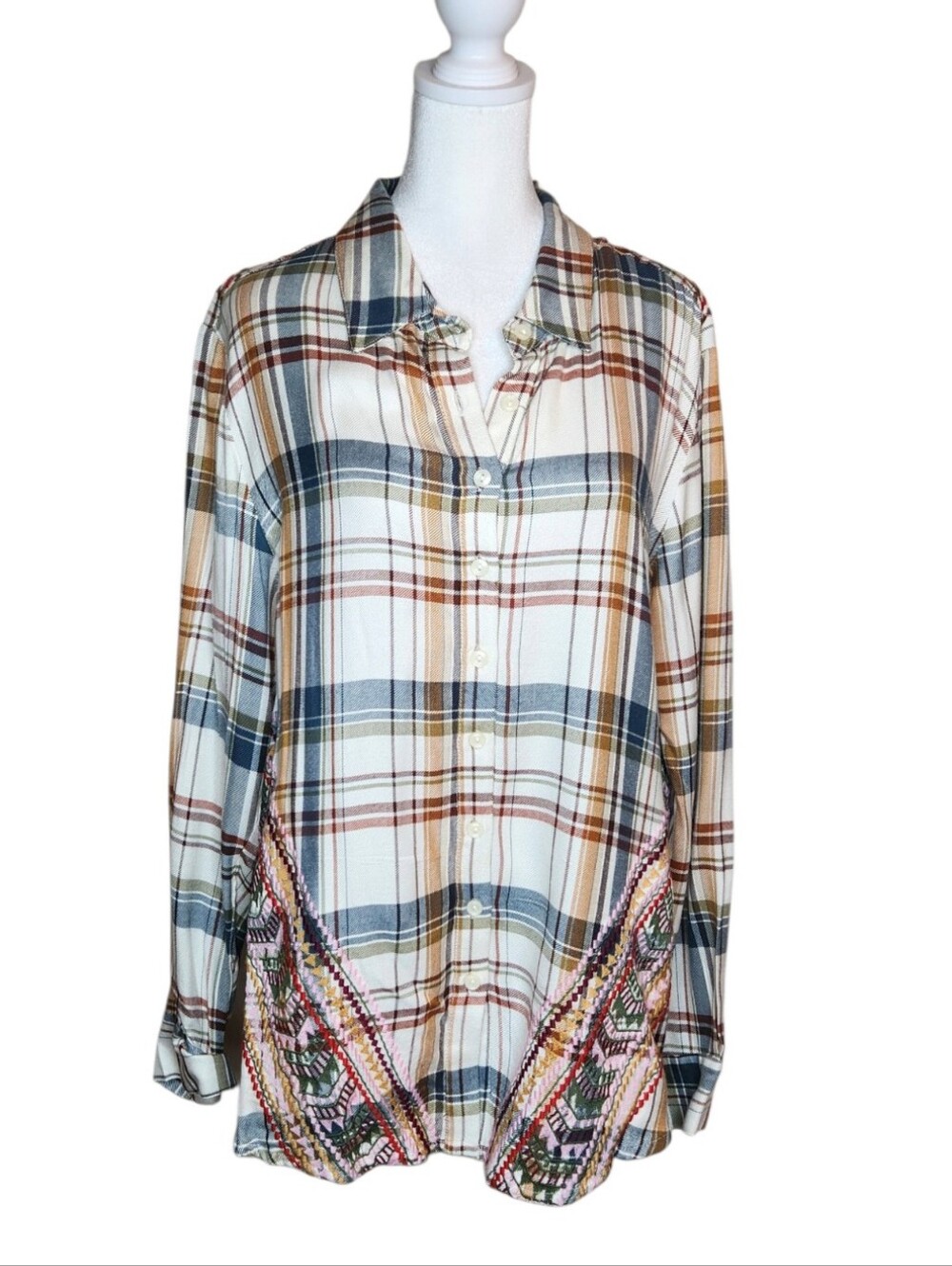 NEW Tolani Harlow Embroidered Button Down Flannel Shirt Size M
